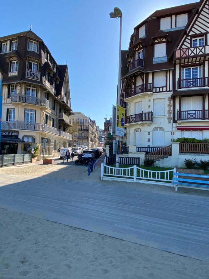 Apartament Le Petit Flaubert Trouville-sur-Mer Zewnętrze zdjęcie
